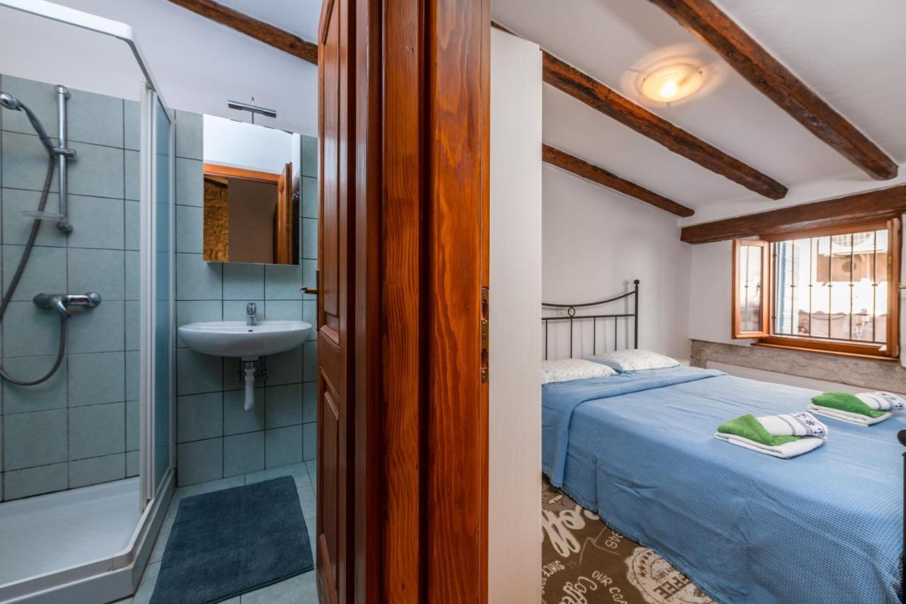 Apartment Blue Bay Free Parking 罗维尼 外观 照片